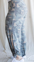 Load image into Gallery viewer, Curvy Camo Split Side Pants

